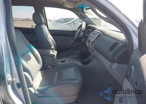 2005 Toyota Tacoma Prerunner V6 z USA, uszkodzony, nr VIN 5TEKU72N65Z032926